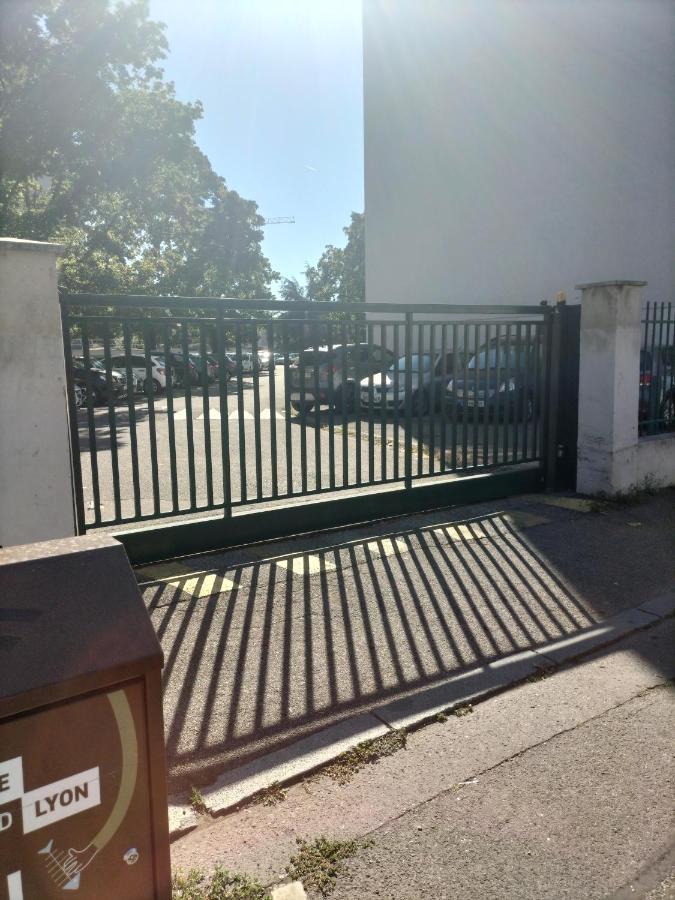 Joli Appartement Proche Metro 里昂 外观 照片